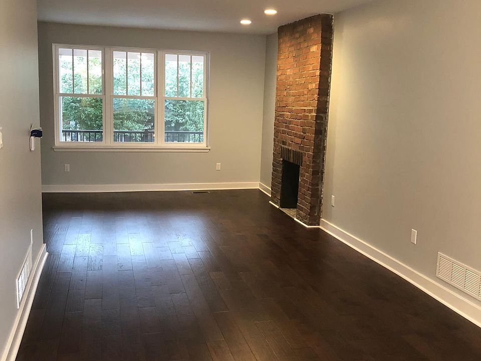 2nd image of 625 Hampton Ave #627