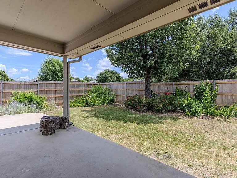 4703 Stonehaven Dr — Photo 32