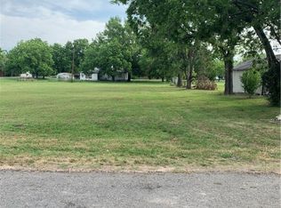 El Paso St, Holland, TX 76534