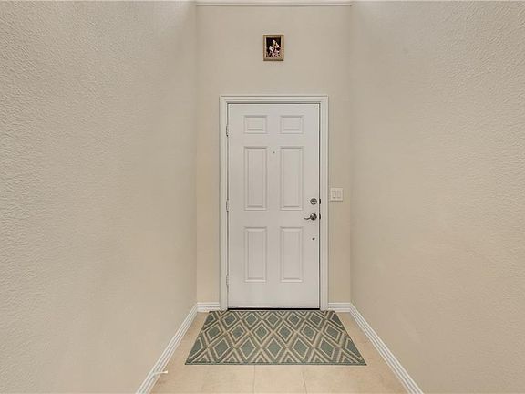 3rd image of 2324 Leeward Pl