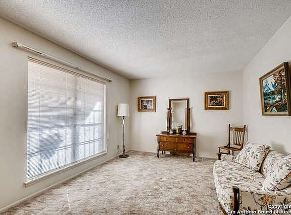 5th image of 5811 Brenda Ln