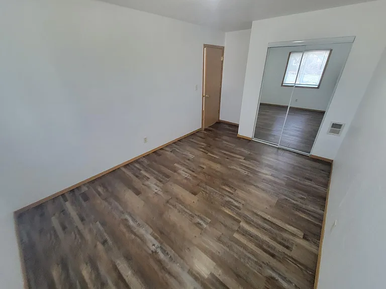 1701 La Crescent St #133 — Photo 13
