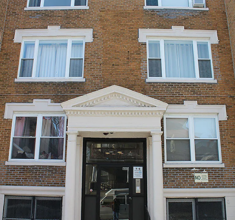 7 Esmond St #4