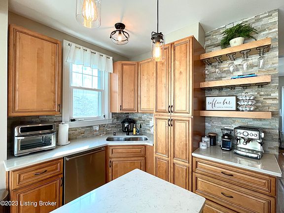 2nd image of 932 Keswick Blvd