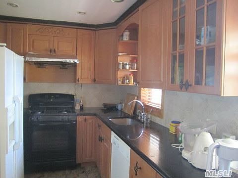 3rd image of 6752 212th St