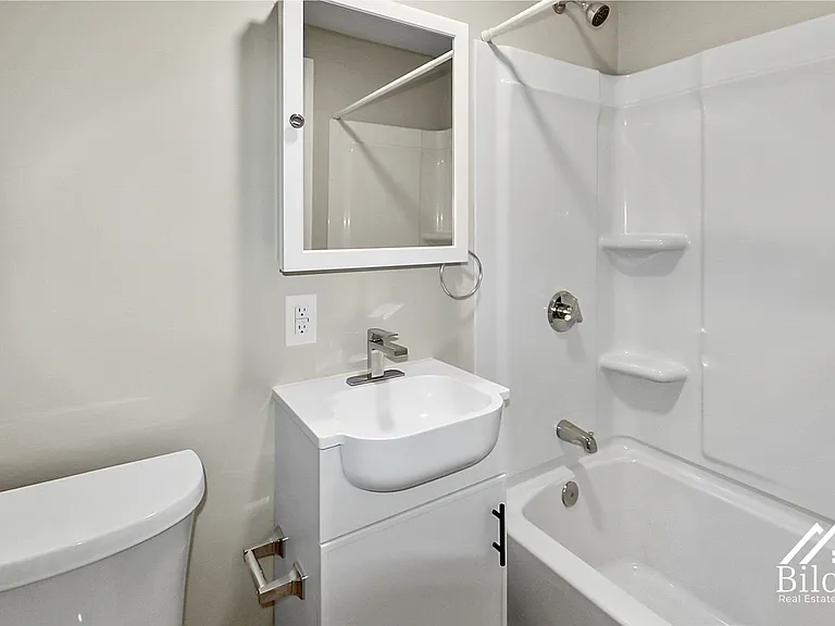 18 Lee Rd — Photo 41