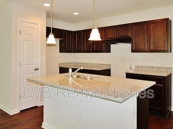 3rd image of 8914 Dandy Ave