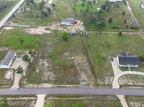 211 Road 48624, Dayton, TX 77535