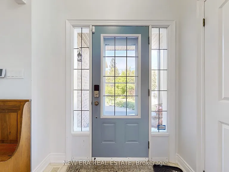 1031 Lake Dr N #UPPER — Photo 16