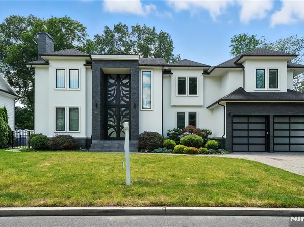 44 Floral Ter, Tenafly, NJ 07670
