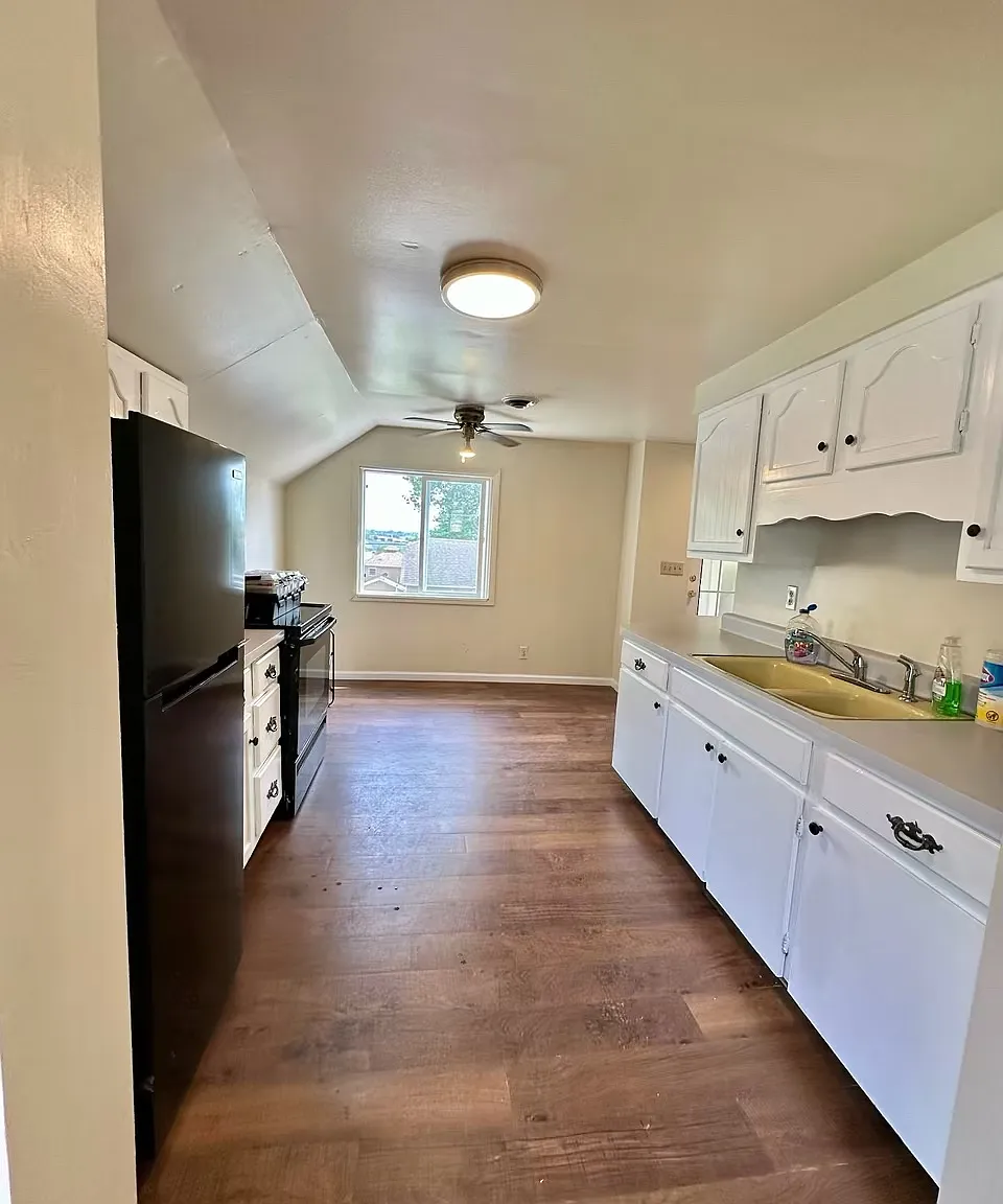 2 bed, 900 sqft, $1,100 — Photo 4