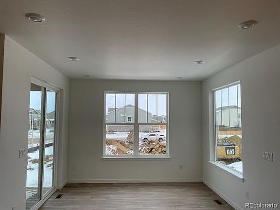 5th image of 850 S De Gaulle Ct