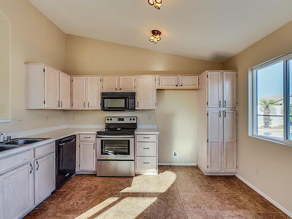 3rd image of 3734 W Melinda Ln