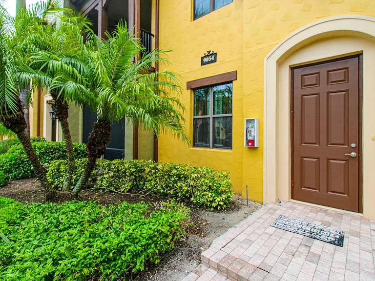 9054 Capistrano St N #4003 — Photo 9