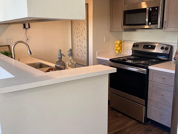 5th image of 521 N King St #501