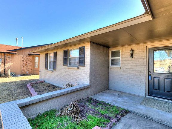 5th image of 7020 SW Chaucer Dr