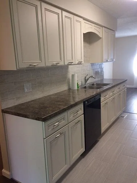 3 bed, 1753 sqft, $2,100 — Photo 4