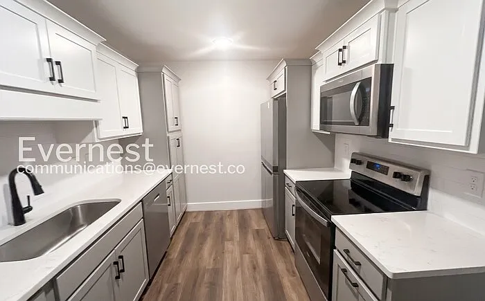178 Old Montgomery Hwy #B — Photo 6