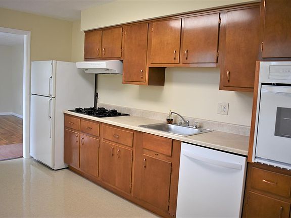 5th image of 730 Mohican Dr