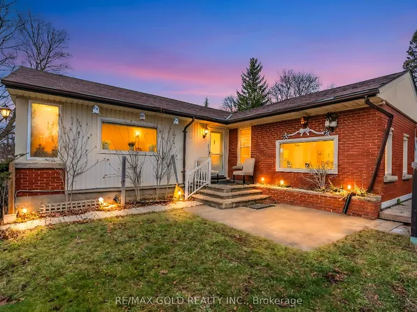 5921 Scott St, Niagara Falls, ON L2E 3B2