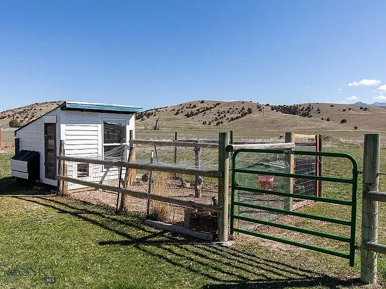 9150 Dry Creek Rd — Photo 28