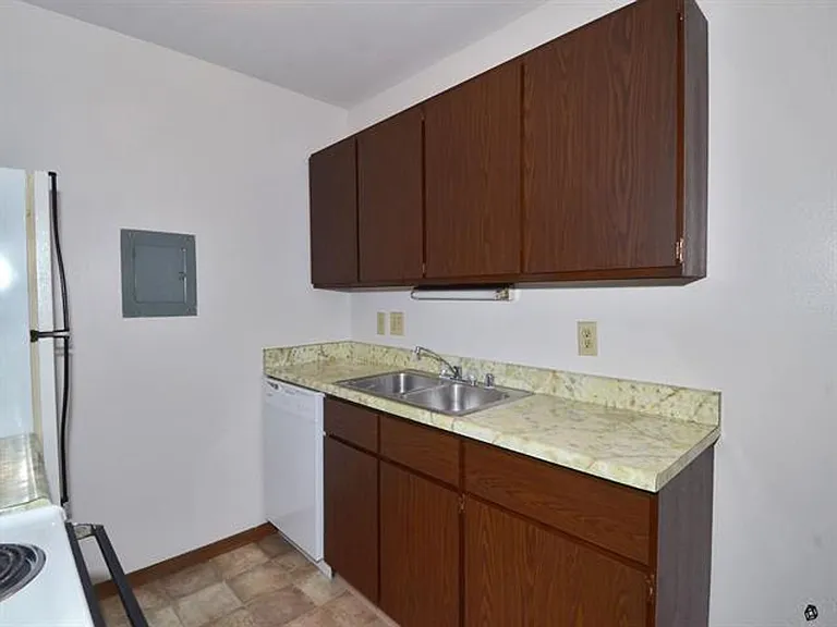 2721 Westview Ct — Photo 6