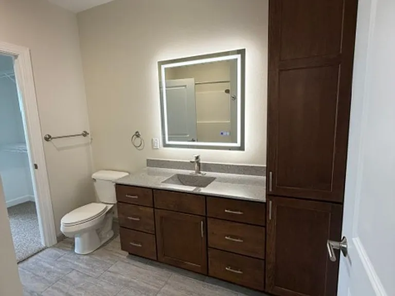 Brand New - War Eagle Apartments in the River Point District — Photo 19