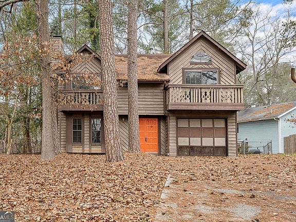2nd image of 1043 Ascot Ct
