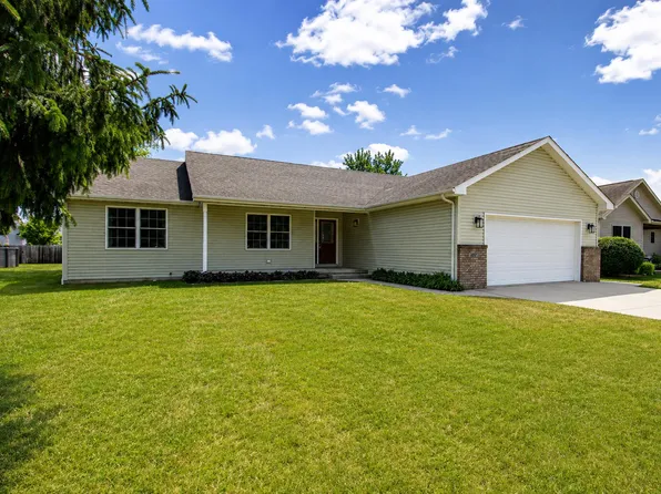 127 Juniper St NW, Demotte, IN 46310