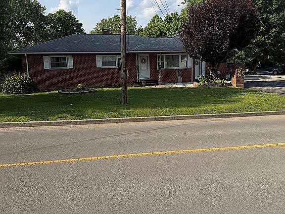 4th image of 1017 N Main St