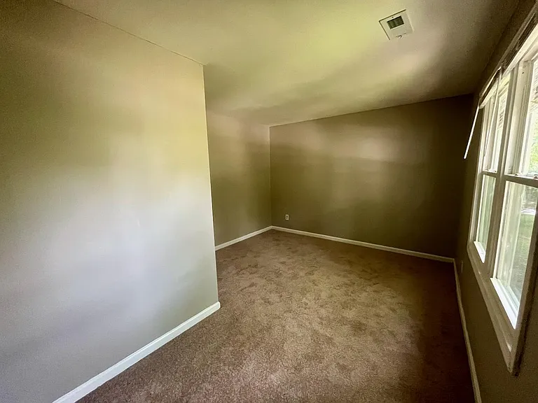 1100 Savannah Dr — Photo 6