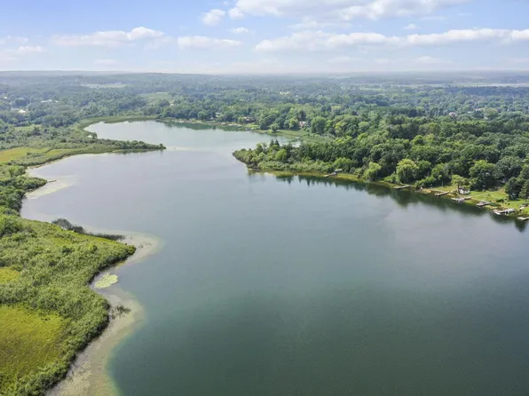 W359S2608 Highway 67, Dousman, WI 53118