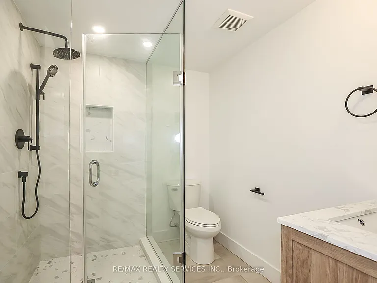 6364 Sherwood Rd — Photo 14