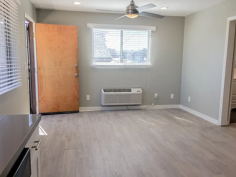 The Oliver — Photo 6
