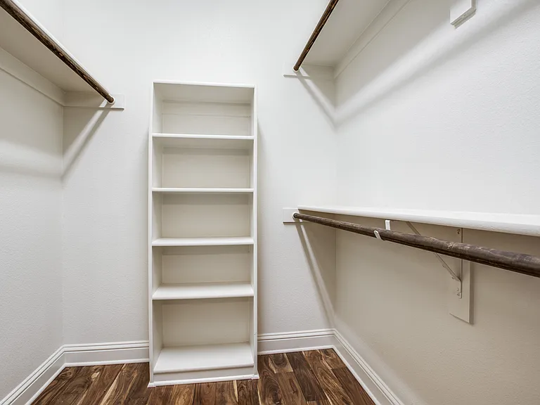3141 Greene Ave — Photo 21
