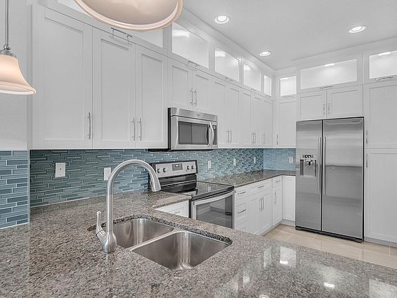 4th image of 11944 Lorenza Ln