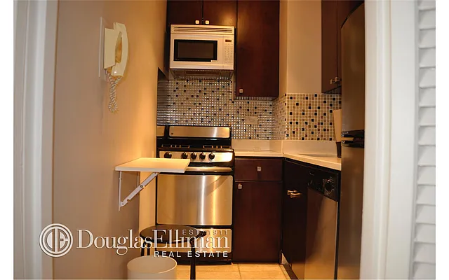Rented by Douglas Elliman | media 21