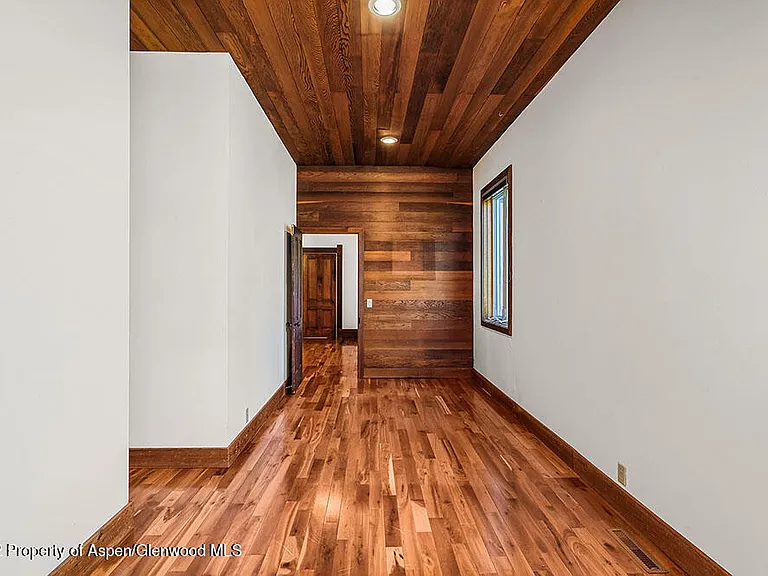 235 E Homestead Dr — Photo 13