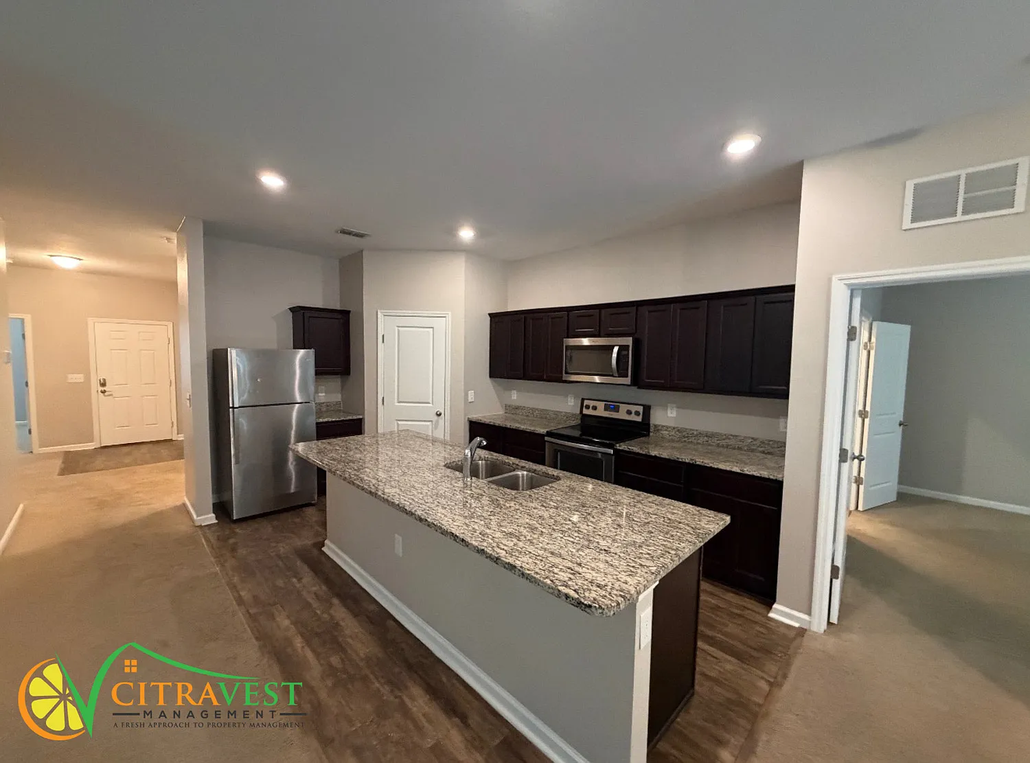 Lake Wales 4 Bed / 2 Bath w/ 2 Car Garage! — Photo 4