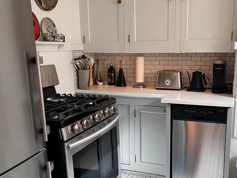 4353 NE Halsey St — Photo 14
