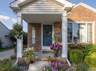 31775 Marblehead Rd, Farmington, MI 48336