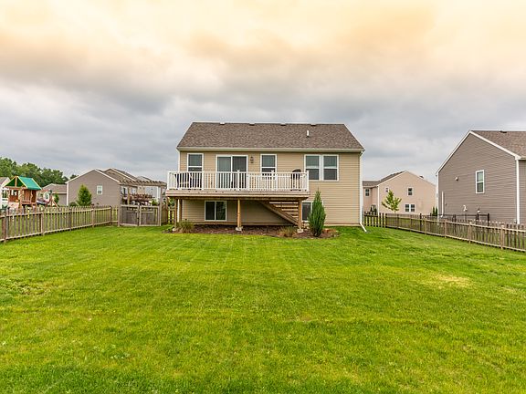 5th image of 387 Sunbury Dr
