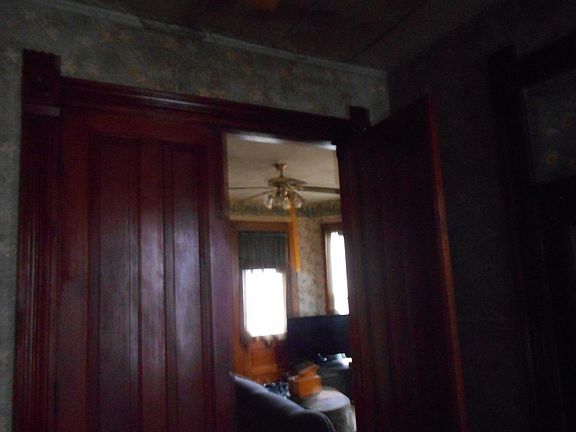 5th image of 213 E Lincoln Ave