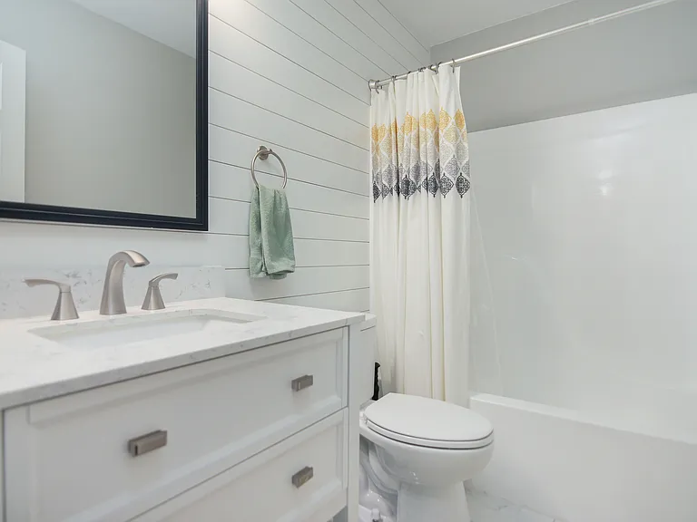 1264 Center Lake Dr — Photo 27