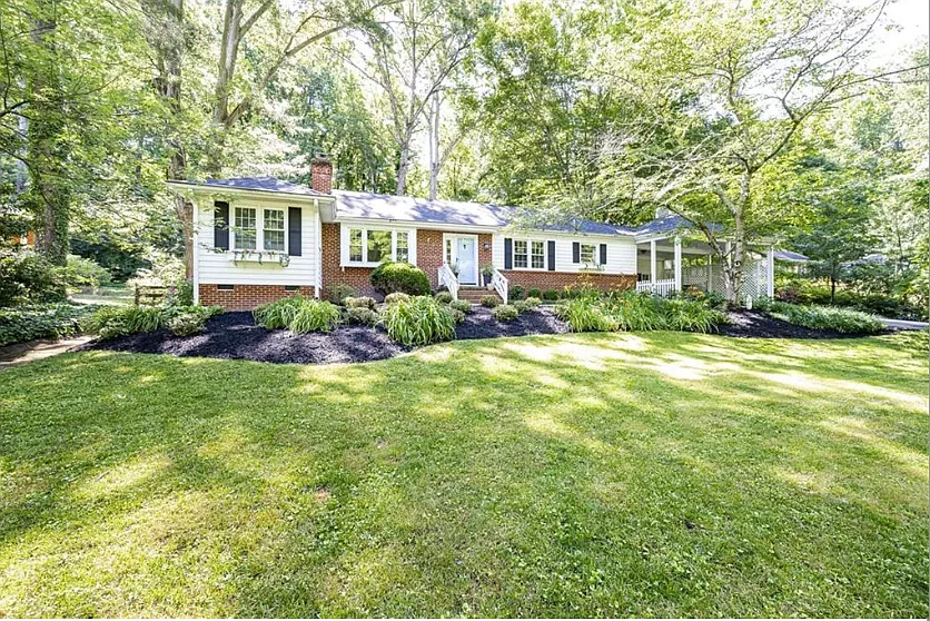 4 bed, 1996 sqft, $3,375 — Photo 2