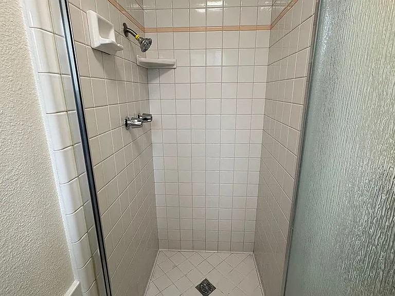 2232 E Paradise Ave — Photo 20