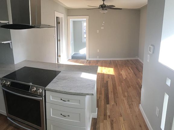 3rd image of 2111 S Fox St