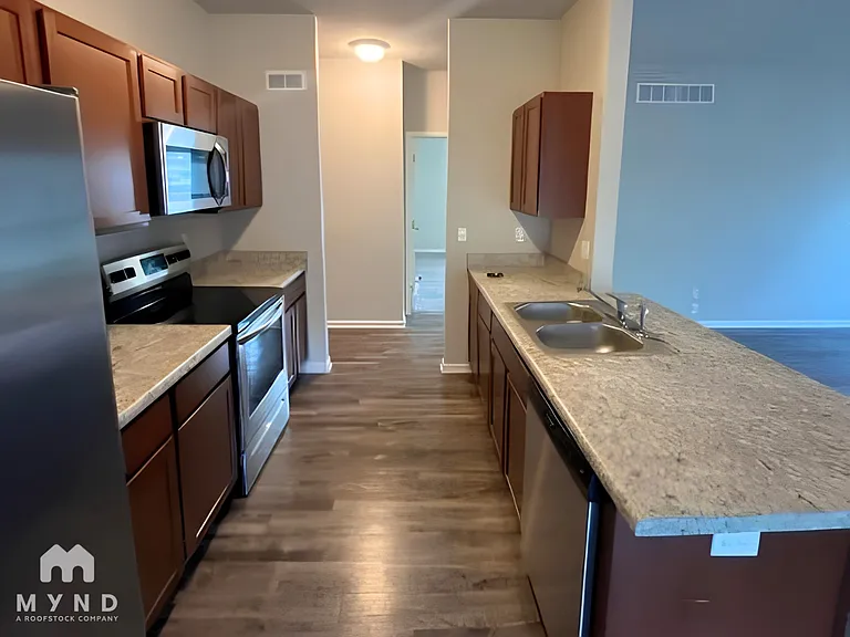 742 S Cypress St — Photo 5