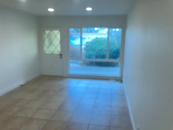 827 Santa Paula St #827, Oceanside, CA 92058