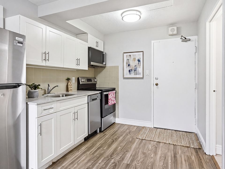 1st image of 125 Wellington St N #1351738